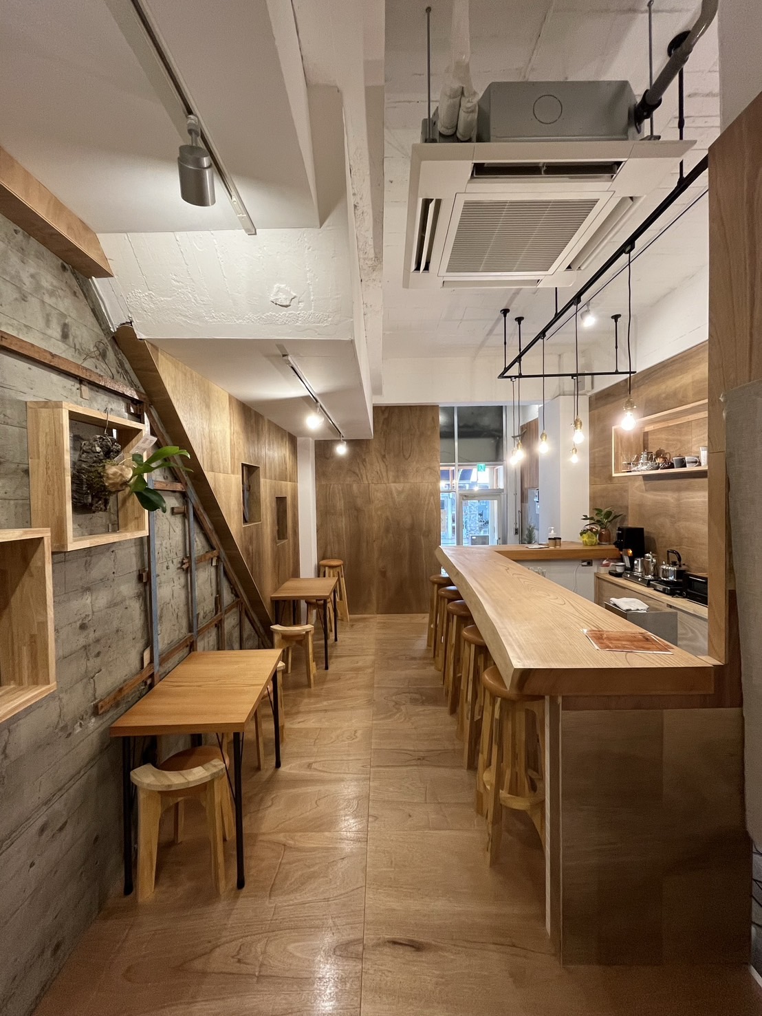 店内カウンター